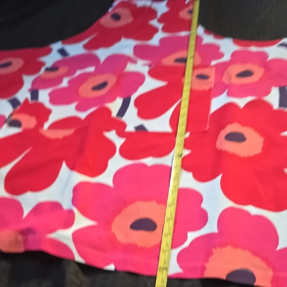 Marimekko Pieni Unikko Pink And Red Floral Apron. - Picture 5 of 10